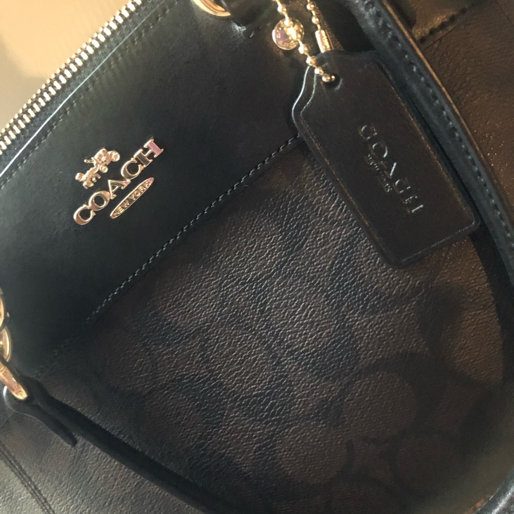 Coach purse - Picture 4 of 5